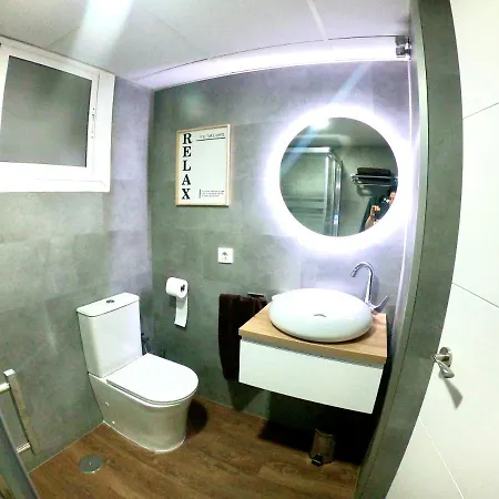 Deluxe Triana Center
