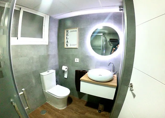Deluxe Triana Center